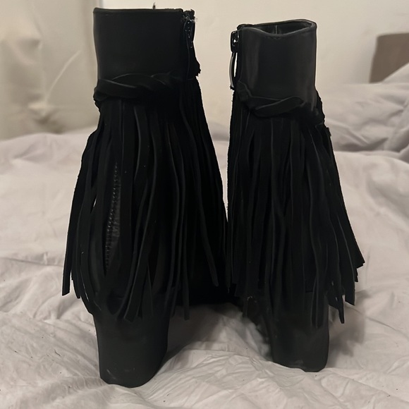 🎉HP🎉Sz 8.5 Fringed Bootie - Picture 5 of 7